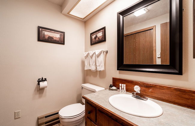 Huckleberry House - Photo 23