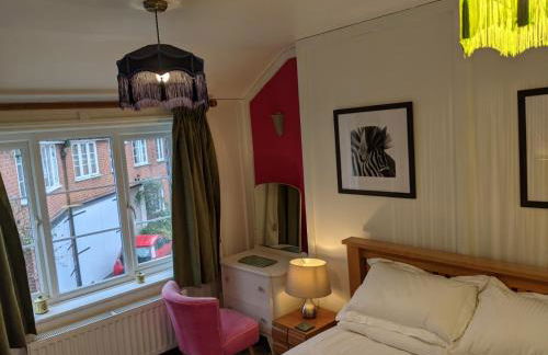 Lovely Stable mews in hidden location - Photo 12