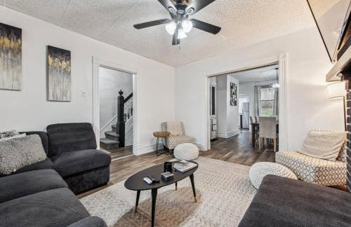 Modern Family Friendly Home 3 Bedroom Great Location - Foto 6