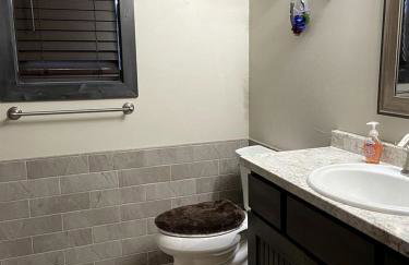 Modern Condominium with Pet-Friendly Drift Boat Parking near Madison River in Ennis, Montana - Foto 18