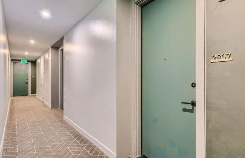 Luxury 1BR with Views, Rooftop Pool and Walk To Rainey St. - Foto 27