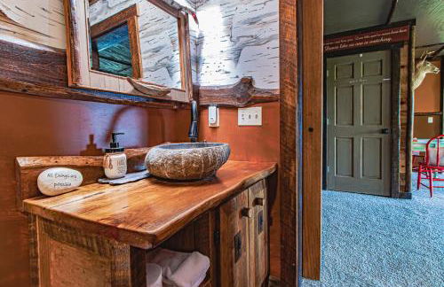 Spacious Leech Lake Home on 2 Private Acres, 200' of lake shore 15 Minutes to Walker with boat lift, dock, swimming, fire pit - Foto 62