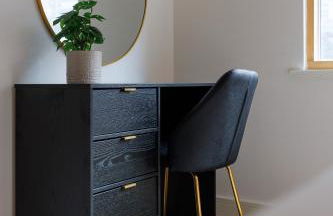 Flatzy - Prime City Apartment with Free Parking & Ping Pong Table - Foto 19