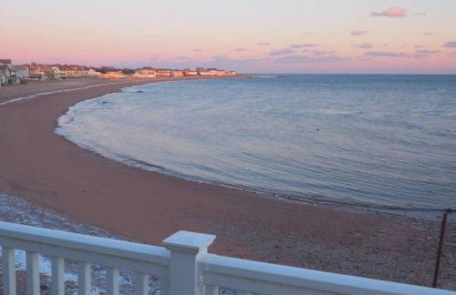 Casa al Mare Beachfront Retreat King Bed Near Yale - Foto 1