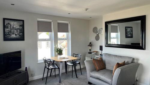 Seafront Luxury Apartment - Photo 2