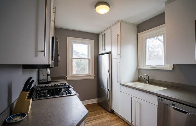 The City Park Cottage With Home Theater - Photo 7