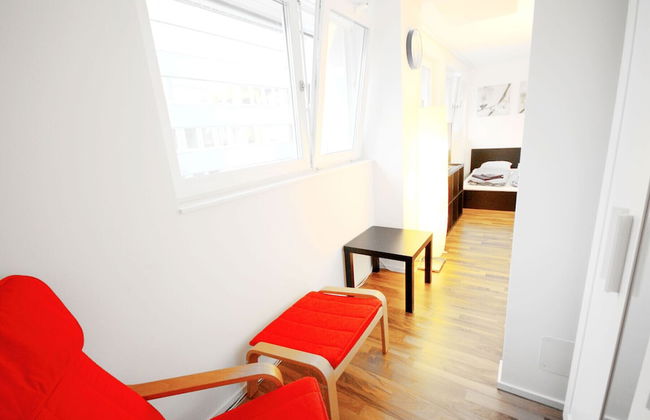 ZH Badenerstrasse I - Hitrental Apartment - Photo 4