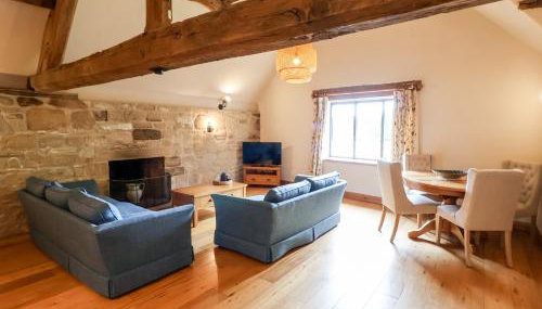 Tithe Barn - Photo 2