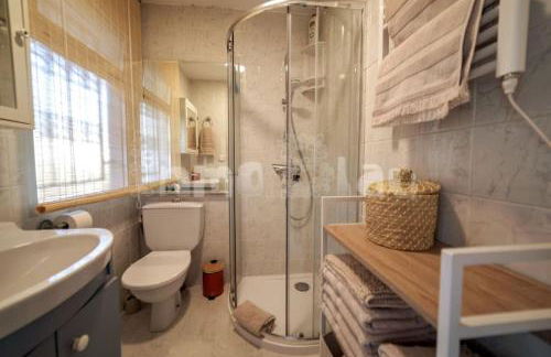 Appartement face à la mer avec parking gratuit libre d'accès - Photo 17