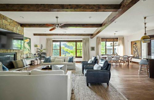 Lake Travis Luxe Villa - 4BR, Pickleball & BBQ - Foto 14