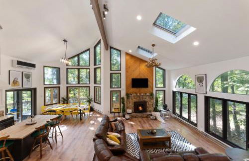 Spacious Waterfront Mansion wHot tubPoolTable - Foto 2