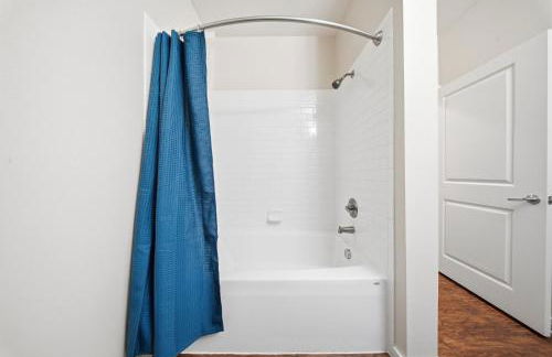 Chic 2BR w Pool Pet-Friendly Unit #14 - Foto 38