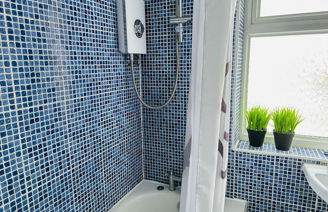 Premium 4 Bed Detached in Heswall - Photo 14