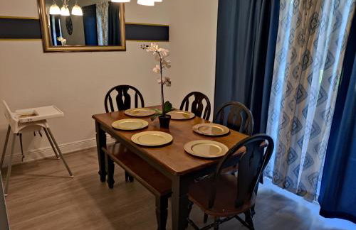 Beautiful 2-Bedroom Condo Near Universal and other Orlando Attractions, King Bed & Wi-Fi - Foto 6