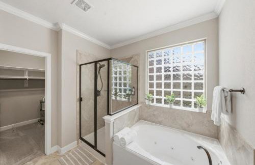 Cozy 4bdrm 3bath Home in The Woodlands - Photo 46