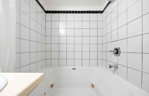 Jacuzzi 1BR loft with den and office-open concept - Foto 19