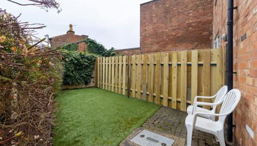 NEW! 2BR House in Leamington Spa by Clarendon Stays , Ideal for Professionals, Free Parking, WiFi, Smart TV! - Foto 5, Garden, Garden view