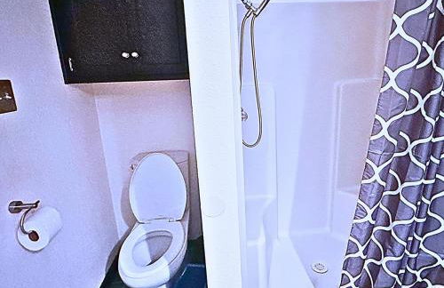 Texas Speedway Retreat: Desk + Cowboy Dipping Pool by Vacation Your Way - Foto 8