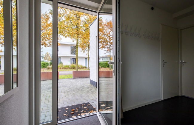 Brand new Luxury Villa on a Small-scale Park With its own Jetty - Photo 3