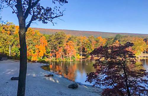 Hot Tub, Deck&Grill, Game Room, WiFi at Cute Cabin - Foto 29