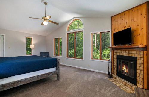 Smitten in da Mitten - 18 acres, Arcades, High Spd Web, Hot Tub, Pond! - Foto 55