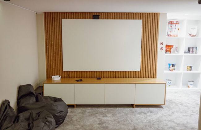 Pool Cinema Villa by Vacationy - Foto 63