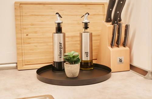 OLIVE Apartments - 3x Kingsize Bedrooms - Free Parking - Foto 14