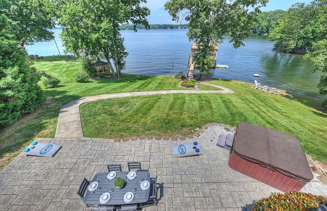 Make a Big Splash in 7BR Lake Norman Home! - Foto 1