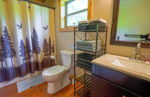 New Listing! Wine Country Retreat - 2 Bed, Hot Tub - Foto 21