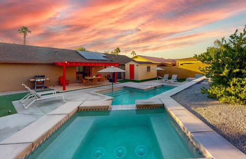 Snowbird-friendly home with private pool, spa, grill, enclosed backyard, WD, AC - Foto 1