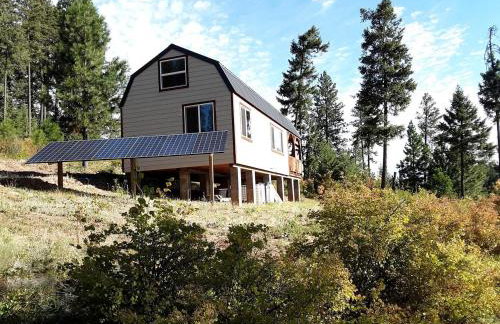 Cute Off-Grid Glamping Cabin Rental in Idaho for Relaxing Nature Getaways - Foto 6