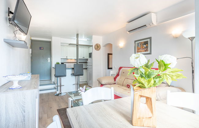 2 bedroom Apartment in Castelló d'Empúries - Photo 9