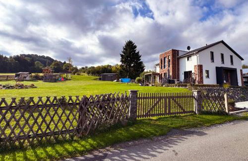 FeWo Zur Wasserburg mit Seeblick, großem Garten & Spielplatz an der Talsperre Pirk - Foto 30