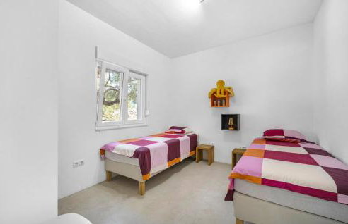 4 Bedroom Stunning Home In Jarebinjak - Photo 23