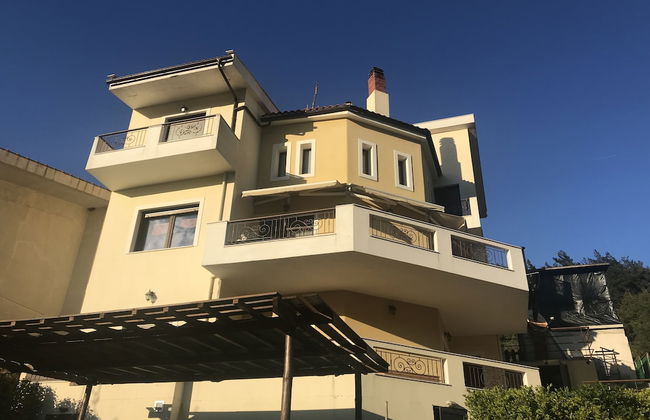 Mountain View Apartment - Photo 1