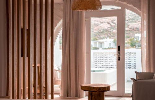 Senses Luxury Suites & Villas - Photo 8