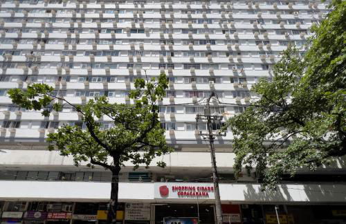 32-COP · CurtaCopacabana: Studio funcional com tudo embaixo - Foto 18