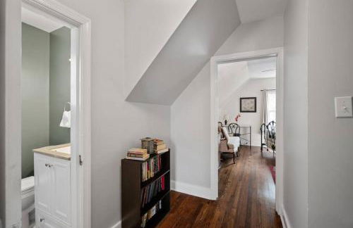 Private House + Yard Central Location to all RVA - Foto 18