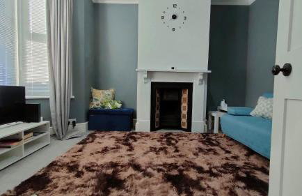 Comfortable Home Away From Home - Photo 13