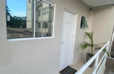 AP FRENTE À PRAÇA BEM LOCALIZADO 02 - Foto 1