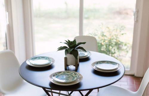 ~ The Cozy Farmhouse ~ | Sleeps 10+ | Farm Views - Foto 14