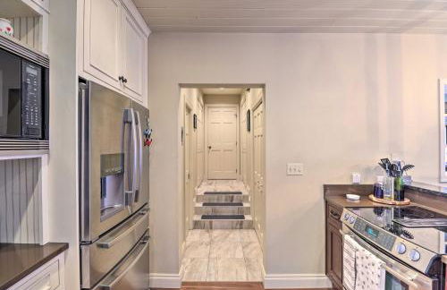 Peaceful Lakeside Retreat with Deck and Amazing Views! - Foto 10