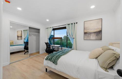 Entire Private Home with 4 Bedrooms 3 Bathrooms, Big Yard, View, , King Bed, 10 Parking, Available Now - Foto 61