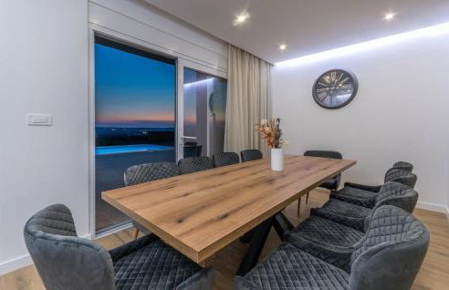 Cozy Home In Tinj With Wifi - Foto 4