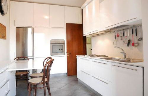 GuestHost - Raffaella splendido bilo x4 - Photo 11