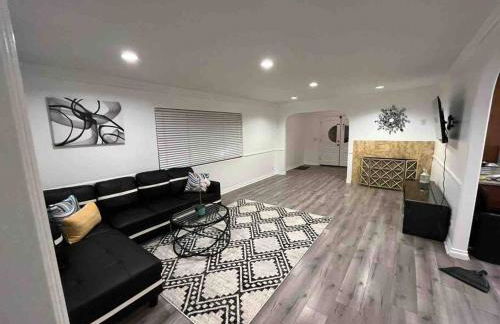 Woodland Hills 3 bedroom w/ pool and spa - Foto 9