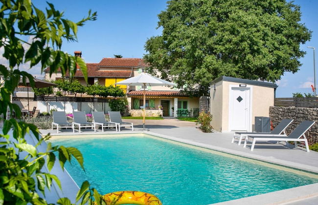 Adorable Holiday Home With Pool and Terrace - Foto 1