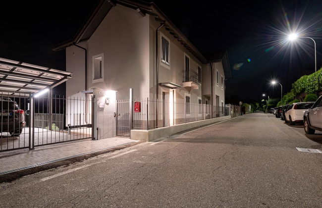 Luxury 1 in Como With 2 Bedrooms and 2 Bathrooms - Photo 61