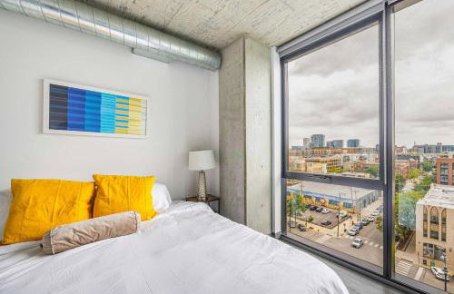 Freshly Minted 2BR - Elegance & Comfort in Central Chicago - Photo 16