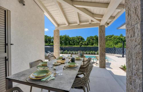 Villa Aria with heated Pool and Whirlpool - Happy Rentals - Foto 33